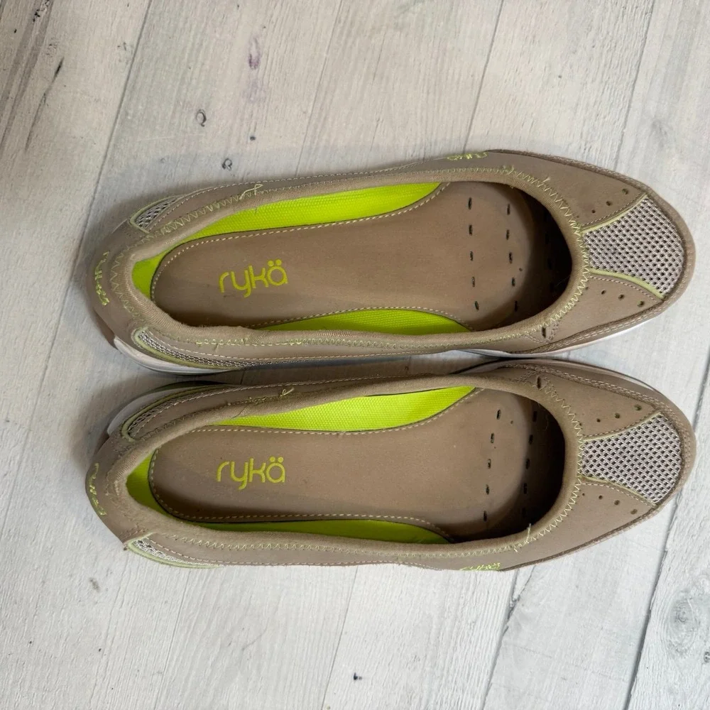 Ryka Women's tan Tensile Ballet‎ Flat Slip-on Comfort Shoes Size 9